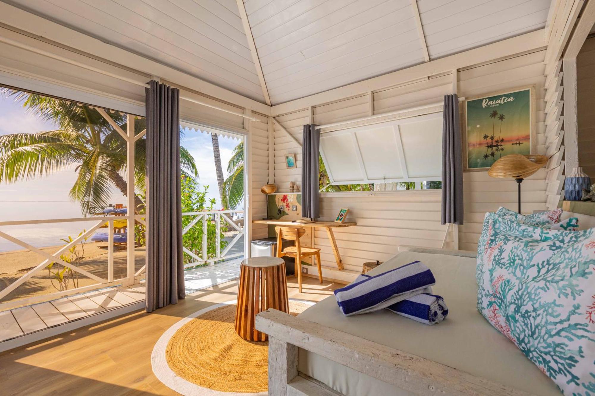 Opoa Beach Hotel Buitenkant foto